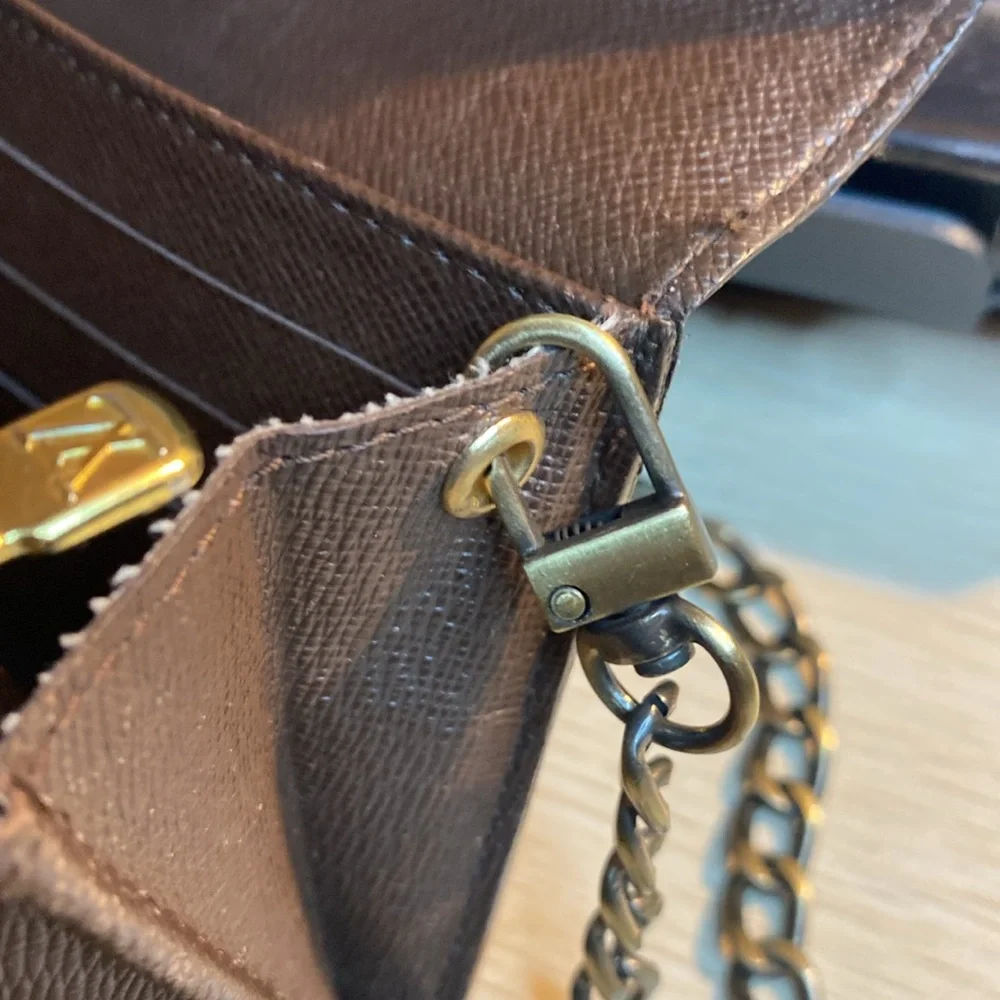 Louis Vuitton Vintage Damier Ebene Canvas Sarah Wallet EUC